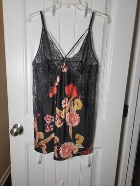 Fox & Royal Black Floral Lace Camisole - Spaghetti Strap